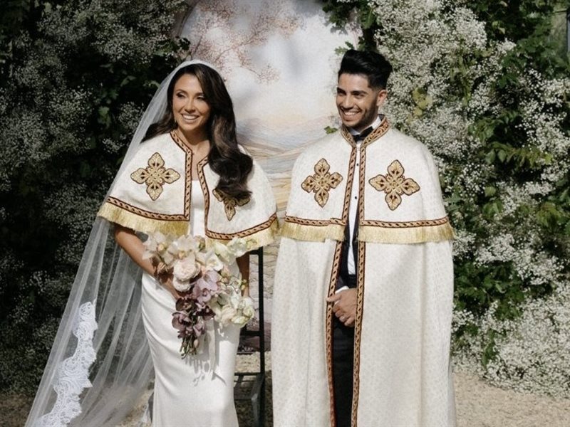 الصور الأولي من زفاف المصري العالمي مينا مسعود على الطريقة الهندية من المنتجة إيملي شاه