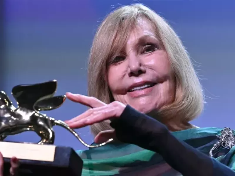 فينيسيا السينمائي 2025.. تكريم كيم نوفاك بجائزة الأسد الذهبي لإنجاز العمر