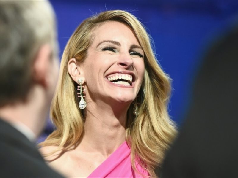 جوليا روبرتس تتصدر الترند بعد دعمها حملة Me Too في فينيسيا السينمائي 