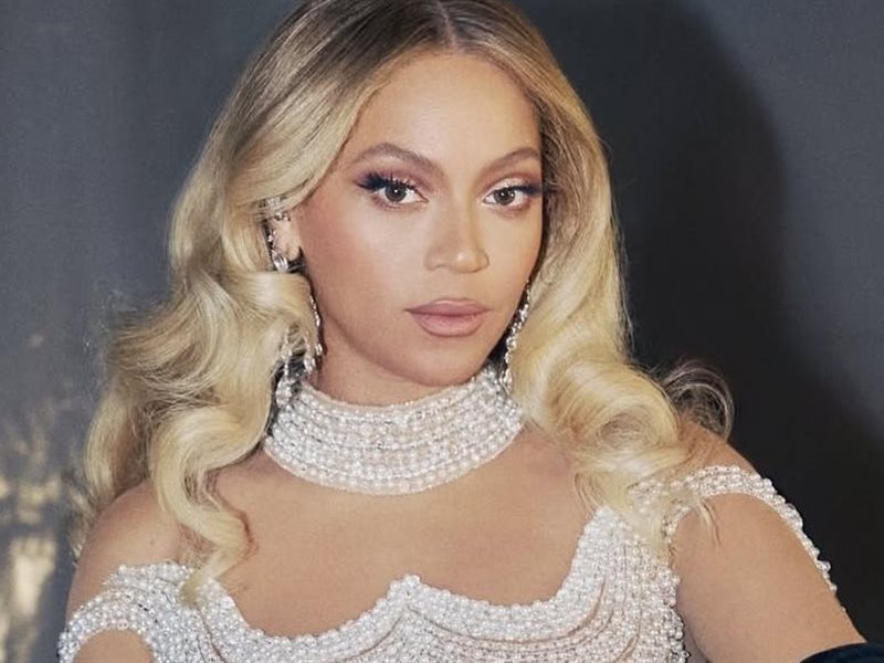 بيونسيه في عيدها الـ44… أيقونة عالمية تتألق بتصاميم عربية