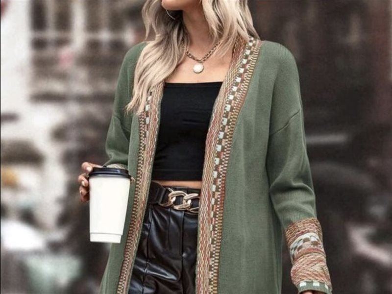  	8 كارديجانات أساسية لتجديد إطلالاتك في موسم خريف 2025