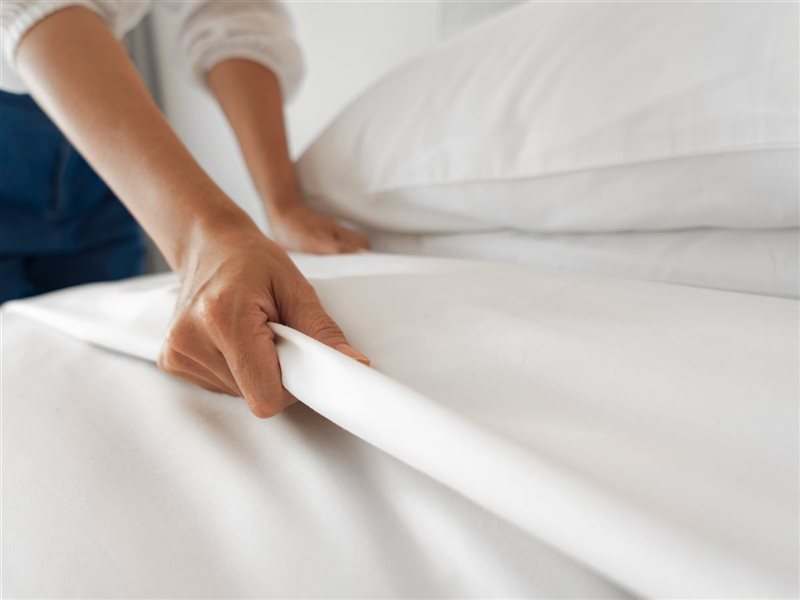 كم مرة يجب تغيير ملاءات سريرك للحفاظ على صحتك؟