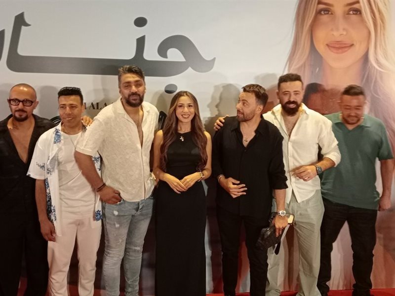 بالصور .. جنات تحتفل بنجاح ألبوم ألوم على مين ؟