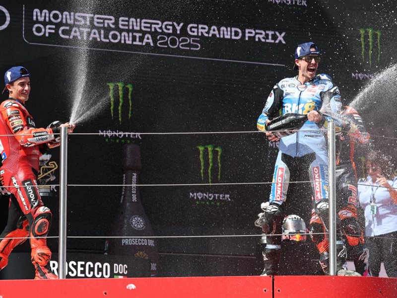 أليكس ماركيز يحقق الفوز ويحرم شقيقه من حسم اللقب العالمي مبكرًا