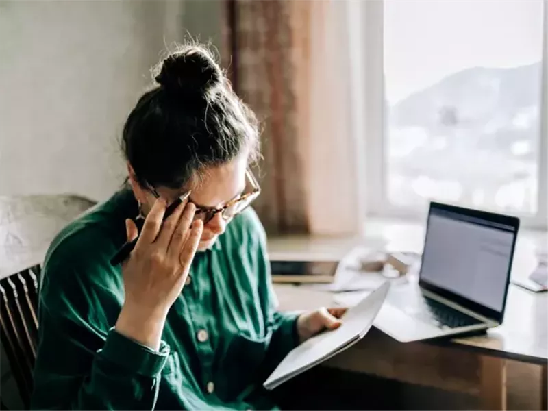  علامات تحذيرية تشير إلى أن مستويات الكورتيزول لديك قد تكون مرتفعة للغاية