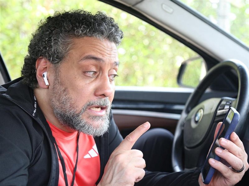 جلال يثير الصدمة بظهوره لايف ومعه جثة زوجته زوزة: 