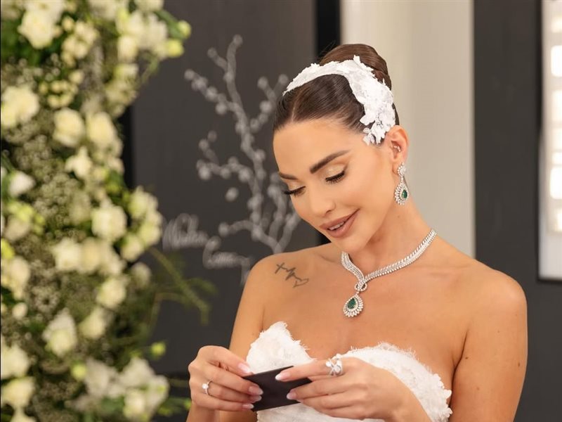 بكاء العروس ووالدتها ترافقها.. لقطات من مراسم حفل زفاف داليدا خليل ونيكولا زعتر داخل الكنيسة