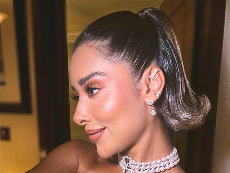 بلقيس فتحي تخطف الأنظار بإطلالة 