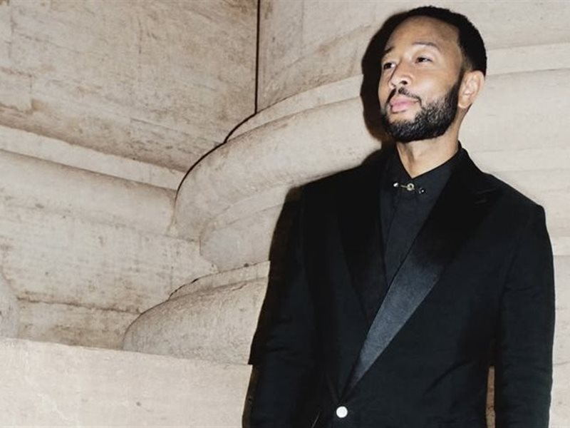 لويس فويتون تجمع أساطير الموسيقى في حفل “Grace For The World” بالفاتيكان 