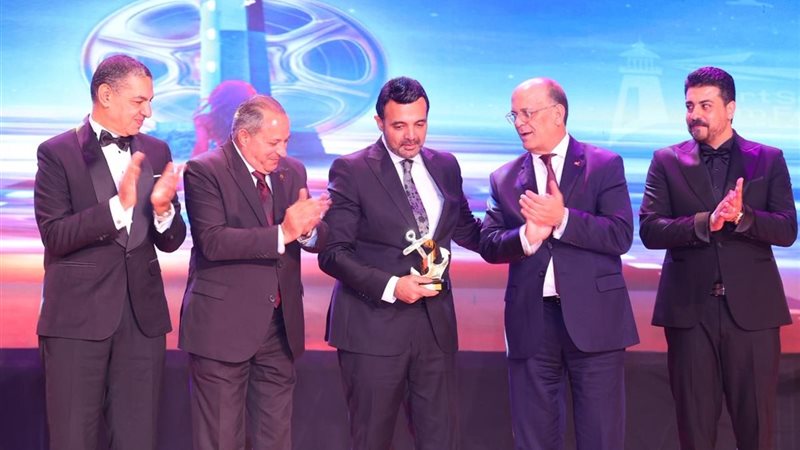 عمرو محمود ياسين