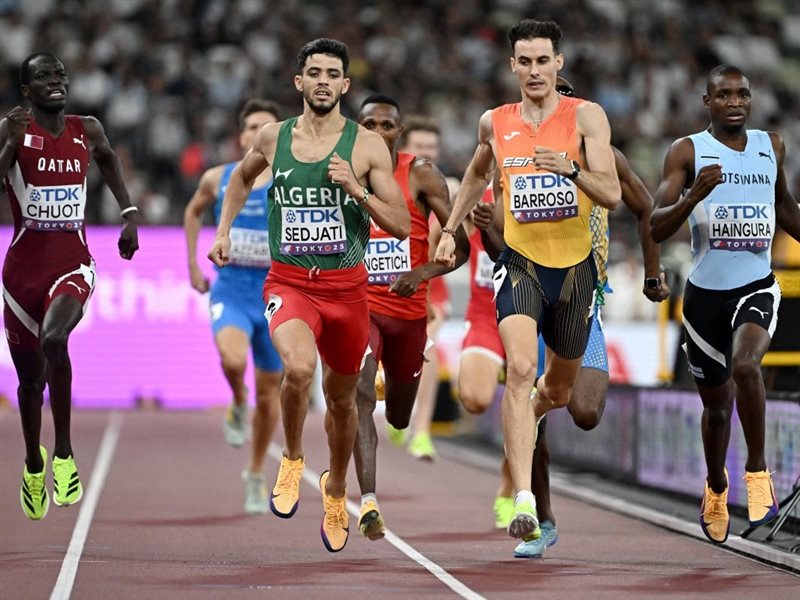 العداء الجزائري جمال سجاتي يتألق ويبلغ نصف نهائي 800 متر