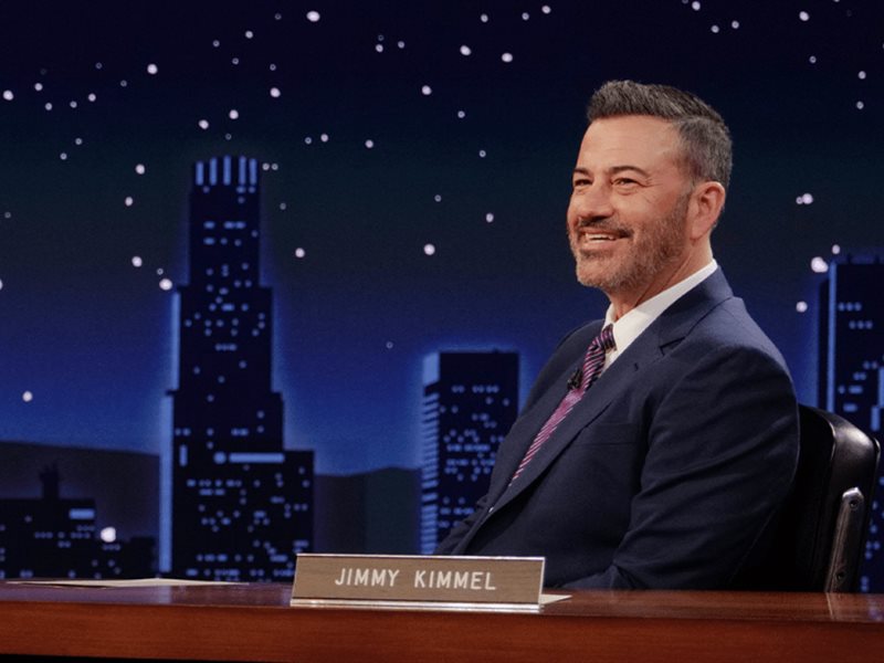 خمس معلومات حول جيمي كيميل .. بعد وقف أشهر برنامج توك شو في اميركا