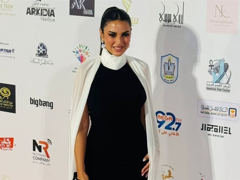 بدء توافد النجوم على السجادة الحمراء لحفل افتتاح مهرجان بورسعيد السينمائي