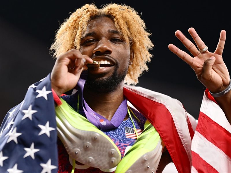 لايلز يزيح المنافسين في الأمتار الأخيرة ويسيطر على بطولة العالم