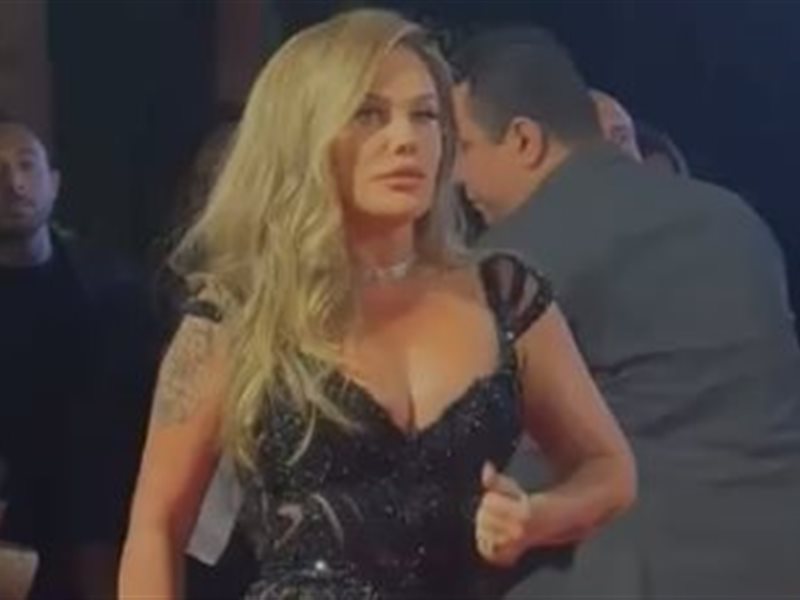 بدء توافد النجوم على ريد كاربت حفل توزيع جوائز دير جيست