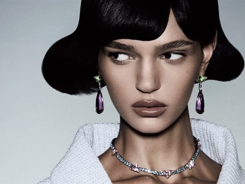 	ميوشيا برادا وراف سيمونز يقدمان ثورة لونية في عالم  المجوهرات والأحجار الكريمة