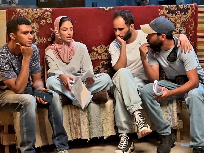 بالصور.. هدى المفتي تظهر بلوك ودور مختلف في كواليس فيلم 