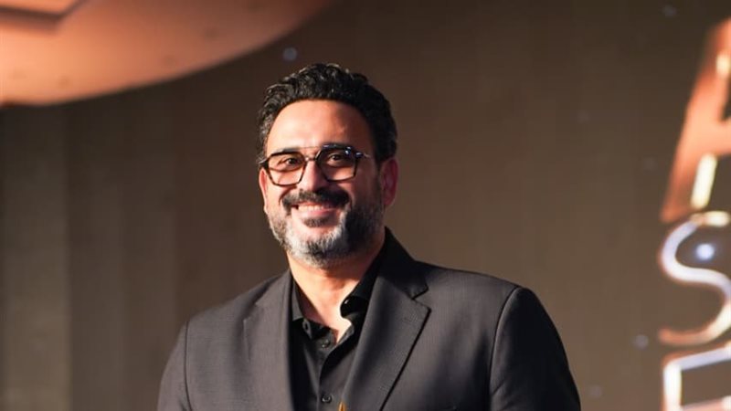أكرم حسني