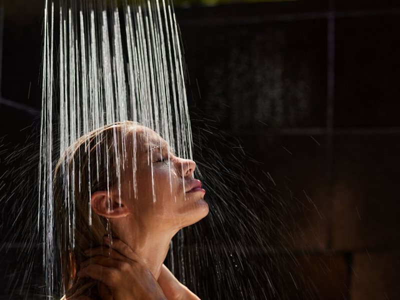 هل يُمكن للاستحمام في الظلام أن يُساعد في تصحيح عادات النوم السيئة؟