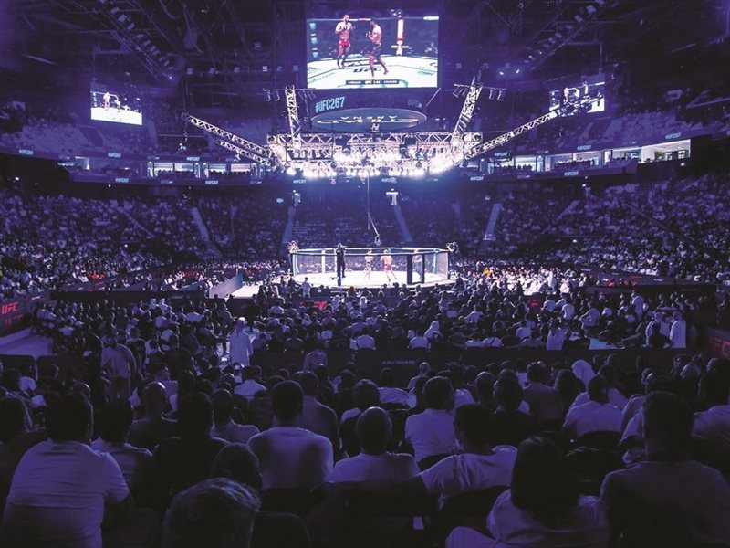 أبوظبي تحتضن نزالات قوية يو إف سي 321 يجمع بين النجوم والمواهب الصاعدة