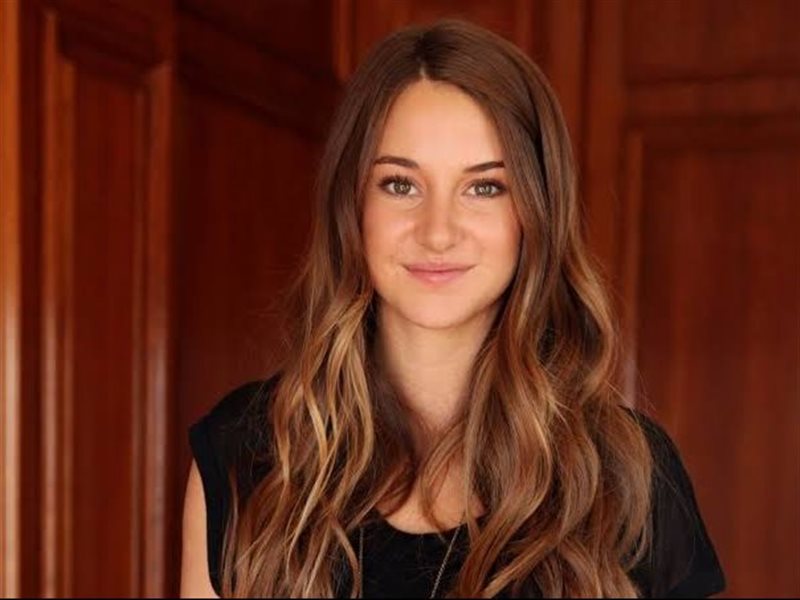 شايلين وودلي تقدم احتفالية CNMI في أمسية استثنائية للموضة المستدامة في ميلانو