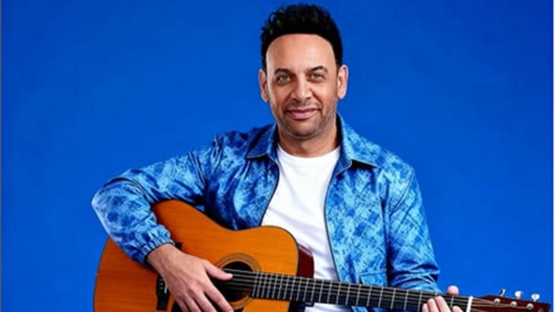 مصطفى قمر
