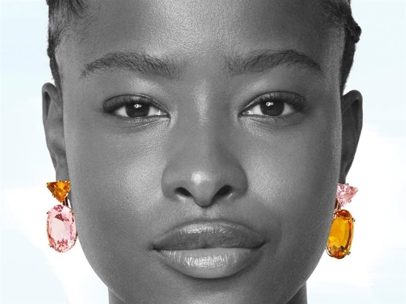  برادا تطلق مجموعة مجوهرات 