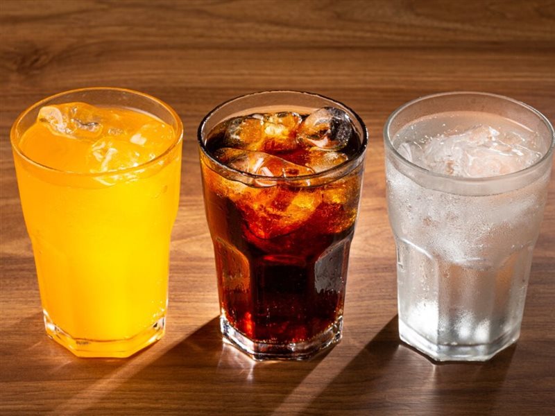 هل تناول المشروبات الغازية يوميًا  يُسبب الاكتئاب للنساء؟