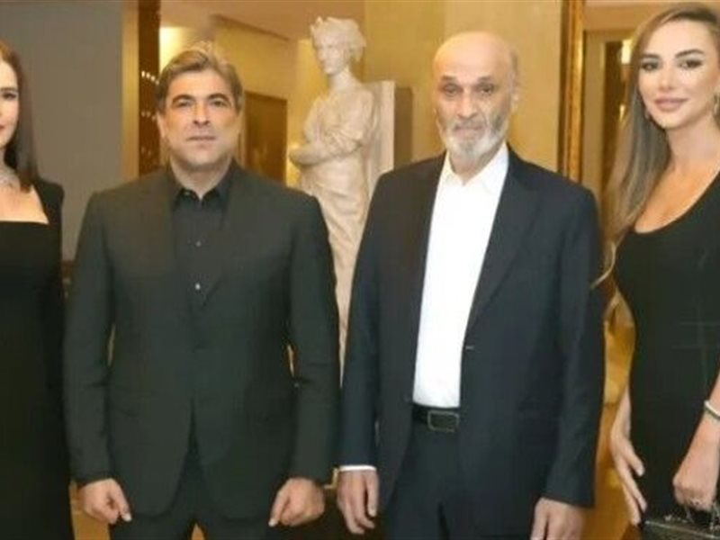 تفاصيل الظهور الأول لوائل كفوري وزوجته بعد مغادرته المستشفى