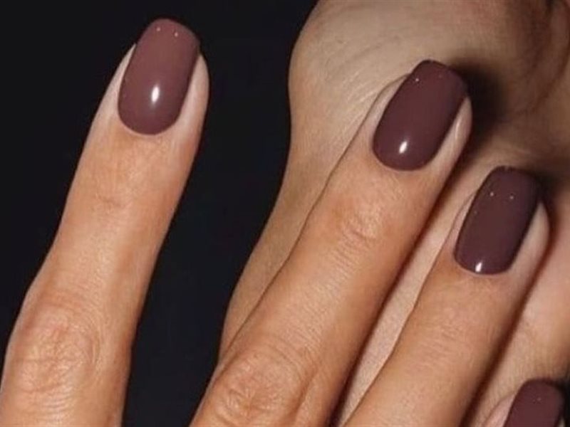 أظافر بألوان الخريف… صيحة Foliage Nails تكتسح عالم الجمال هذا الموسم