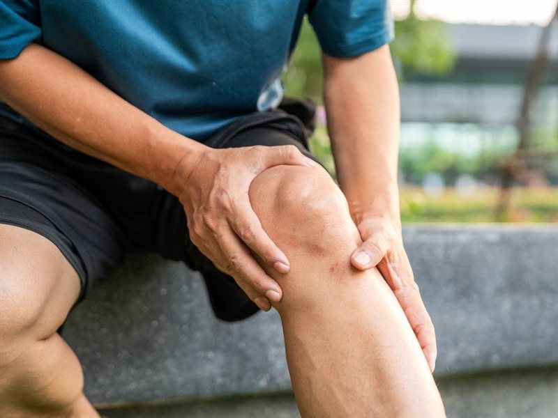هل تعاني من آلام ركبتك الشديدة لا تختفي؟.. الحل البسيط