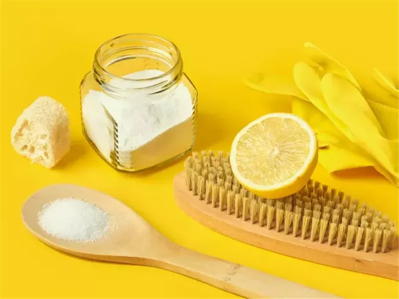 9 أسطح لا يجب عليك تنظيفها بالليمون أبدًا