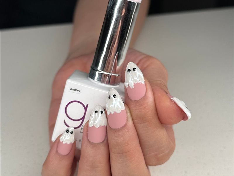 أظافر الهالوين تتألق بتصاميم غامضة وملفتة… إليك أبرز 5 أفكار