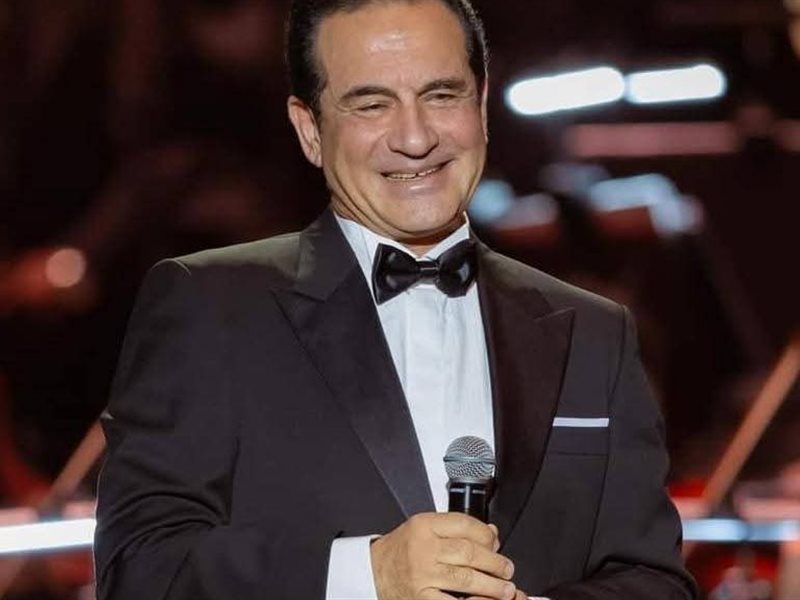 محمد ثروت ومروة ناجى في  ليلة بحب حليم ووردة على مسرح النافورة