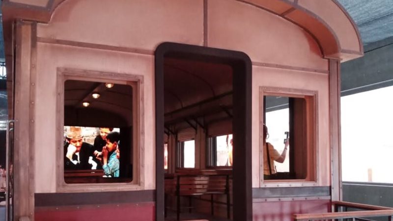 قطار معرض يوسف شاهين