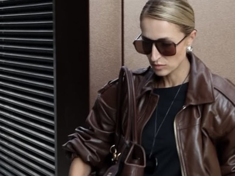 عودة المزيج المستحيل: الأسود والبني يسطعان على منصات الموضة بأسلوب عصري راقٍ