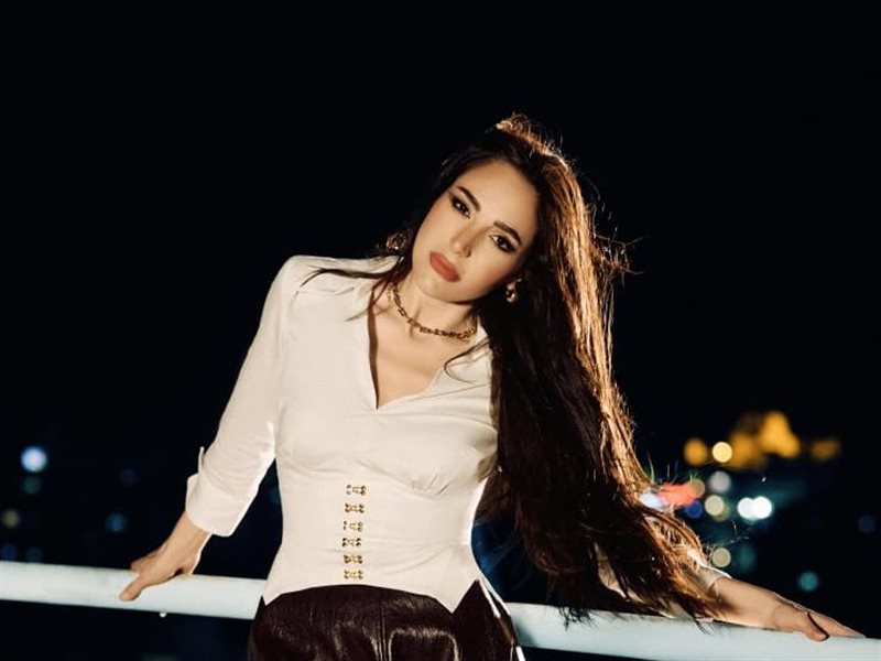 من داخل مستشفى سيدة المعونات.. عبير نعمة تخوض رحلة إنسانية ورومانسية في كليب 