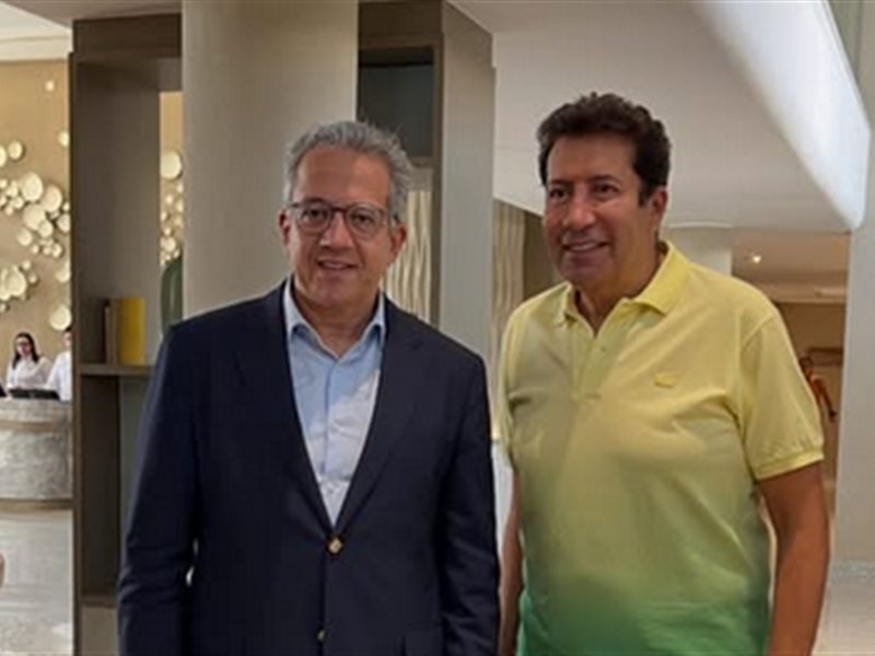 هاني رمزي يلتقي الدكتور خالد العناني على هامش مهرجان الجونة: تشرفت بهذا اللقاء