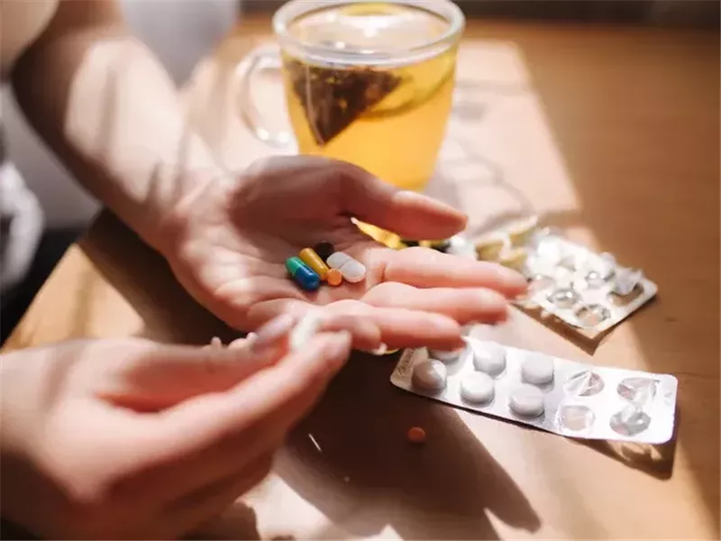 6 أدوية قد تتفاعل مع الشاي الأخضر