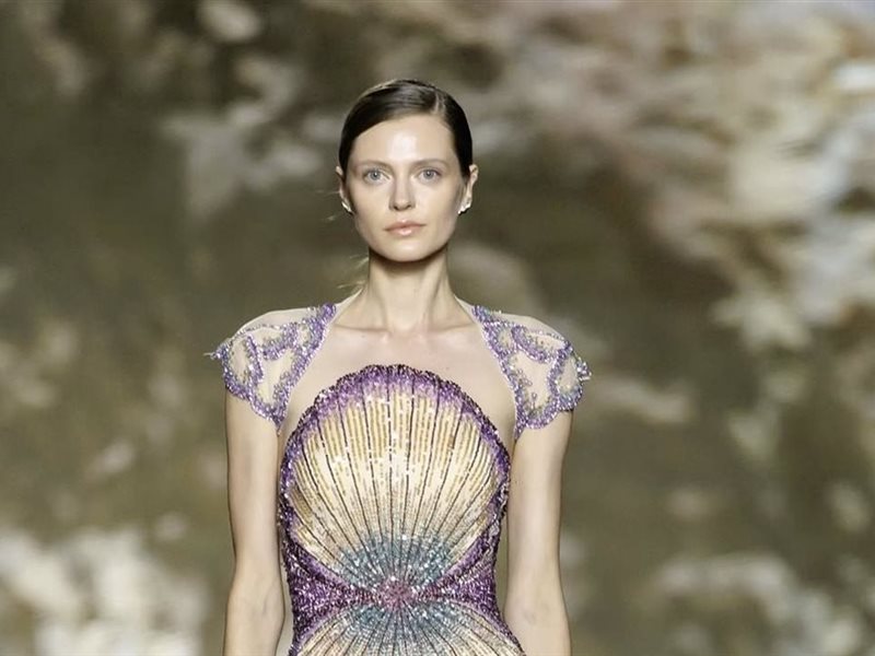 وعد العقَيْلي تتألّق في أسبوع الموضة بالرياض: ركّزت الأضواء على مجموعة تتوهّج بالأناقة والإبداع