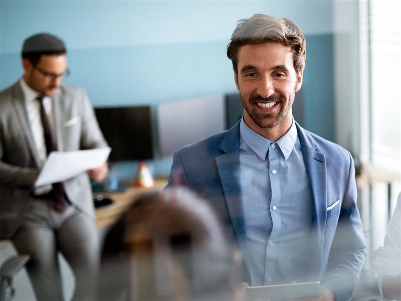 8 استراتيجيات تمكنك من إتقان فن التواصل في بيئة العمل