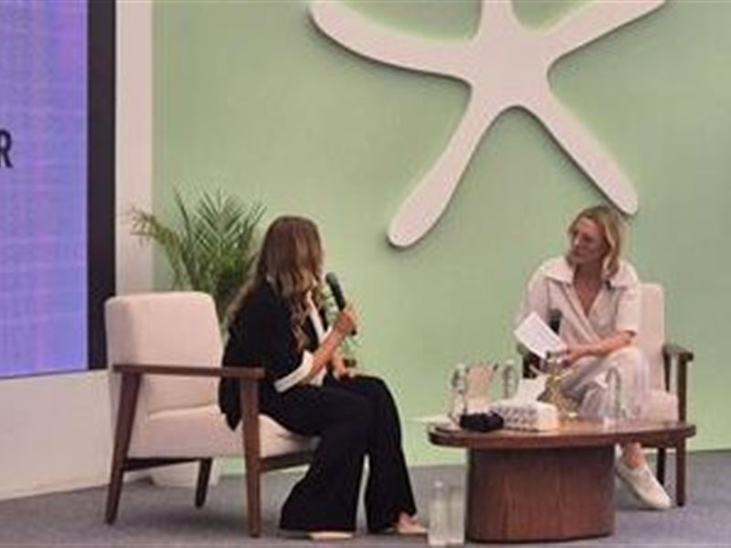 حسين فهمي، درة، أمينة خليل وجميع نجوم الفن يشاركون جلسة كيت بلانشيت في الجونة