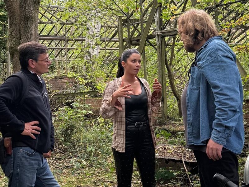 سينتيا خليفة تغيب عن مهرجان الجونة لتصوير أول فيلم عالمي من إخراجها في لندن