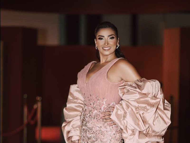 	إطلالة ملكية لروجينا بتوقيع ميرنا جوهري تُشعل السجادة الحمراء في الجونة