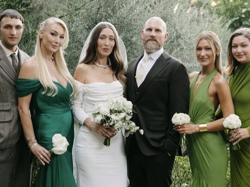 جيجي وبيلا حديد تحتفلان بزفاف شقيقتهما آلانا في لوس أنجلوس بتوقيع فيفيان ويستوود على فستان العروس