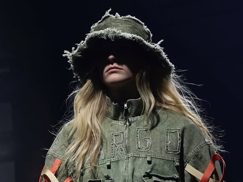 أشكال ديناميكية وتعبير جريء… officialcargo_ يطلق هويته في Riyadh Fashion Week