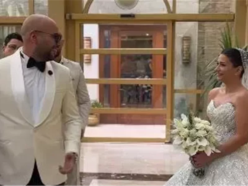 حاتم صلاح يحتفل بزفافه على فتاة من خارج الوسط الفني في أجواء عائلية