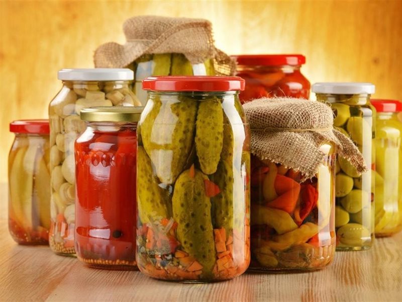 5 أطعمة مخمرة سهلة التحضير قد تقلل من خطر الإصابة بسرطان الأمعاء