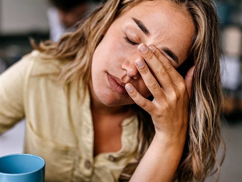 هل تشعر بالتعب دائمًا  حتى مع الراحة؟.. قد يكون عرضًا لحالة نادرة