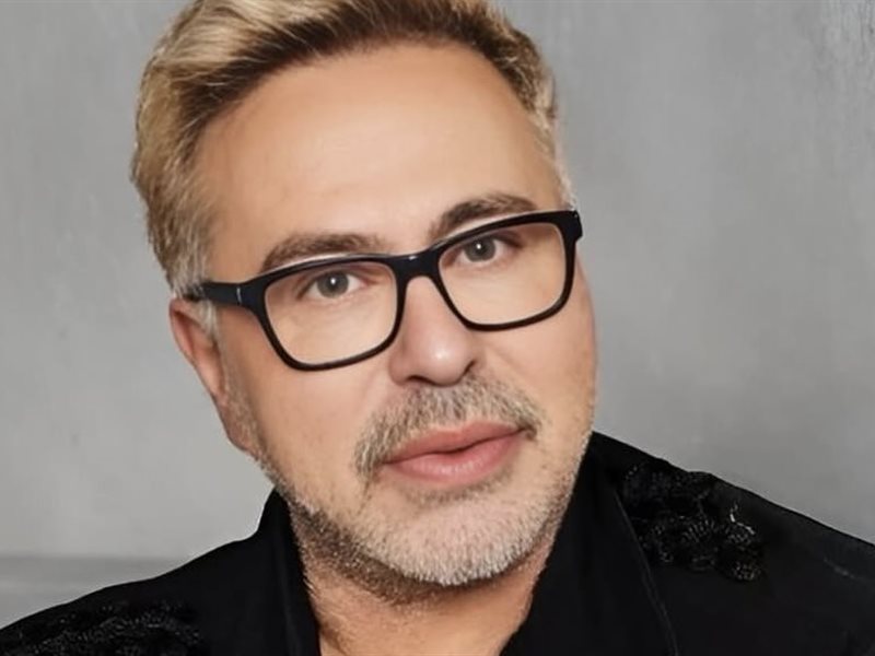 فؤاد سركيس يوقّع أناقة النجوم في حفل افتتاح المتحف المصري الكبير